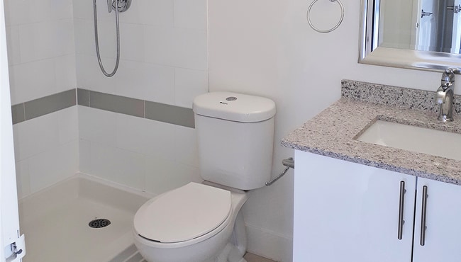 Rivers Edge2 Renovated Bathroom - 100 Eagle Street (Rivers Edge II)