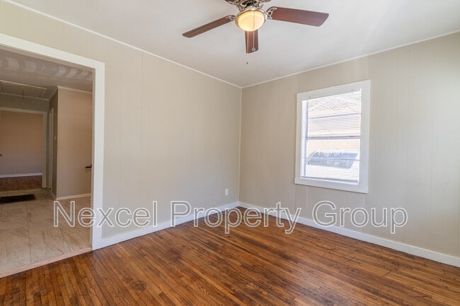 Photo - 1677 Echles St