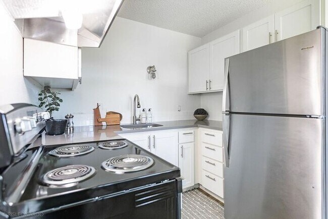 Building Photo - 1 bedroom in Oregon City! Must See!! 1ST M... Rental