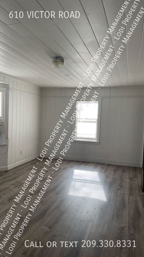 Photo - 610 E Victor Rd