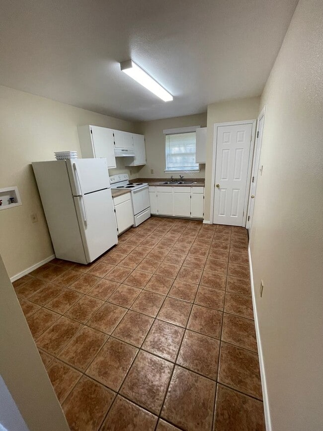 Photo - 2344 Elm Park Dr