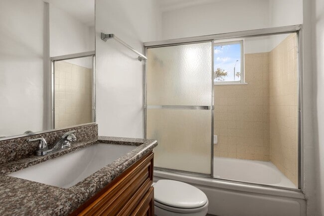 Photo - Coliseum Apartments