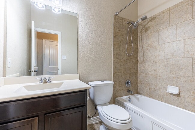 Photo - 9122 Vondel Park