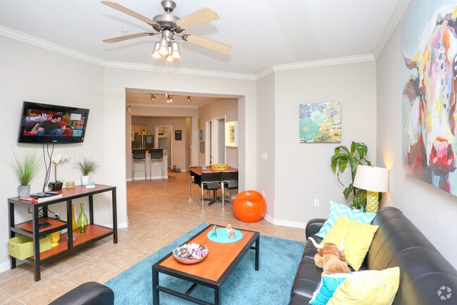 Unit B6 - Villas on Guadalupe