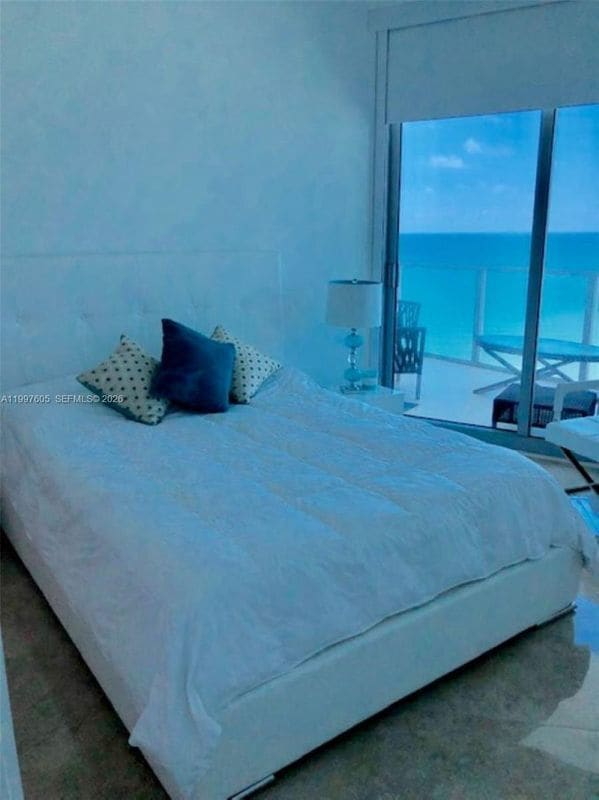 Photo - 3101 S Ocean Dr Unidad 2406