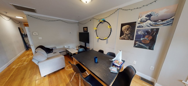 Photo - 83 Windsor St