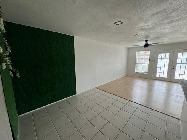 Photo - 6685 Kentwick Dr
