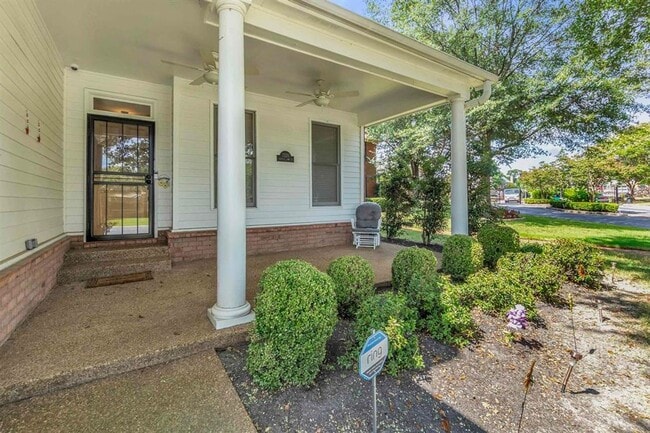 Photo - 7520 Crystal Lake Dr