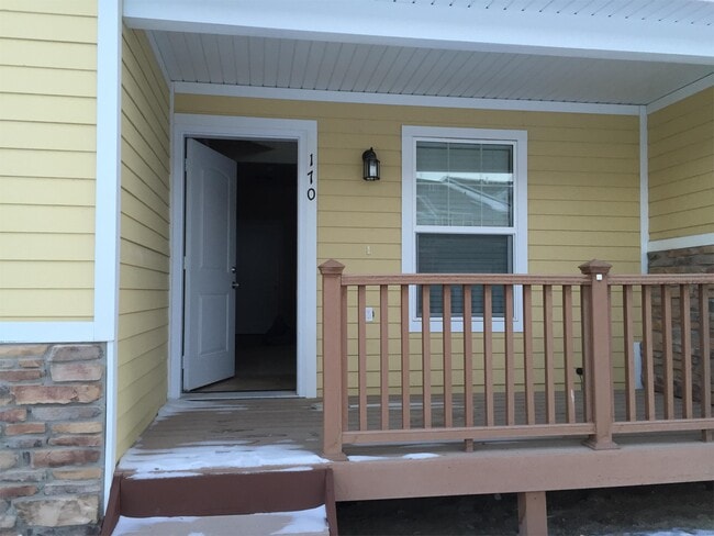 Photo - 170 Fox Hills Dr