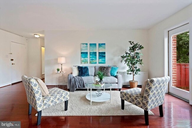 Building Photo - 1830 Columbia Pike Unit 110