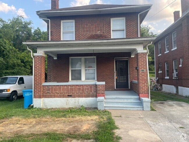 Building Photo - 3 bedroom 1.5 bath House for rent