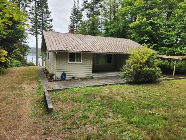 Building Photo - 2 bed 1 bath waterfront home, in Sequim