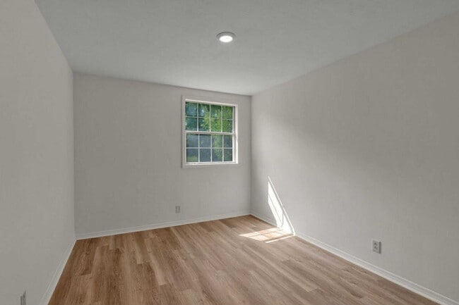 Photo - 1434 E Cedar Ln