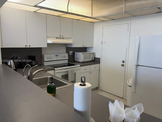 Photo - 3725 S Ocean Dr Unit 1517