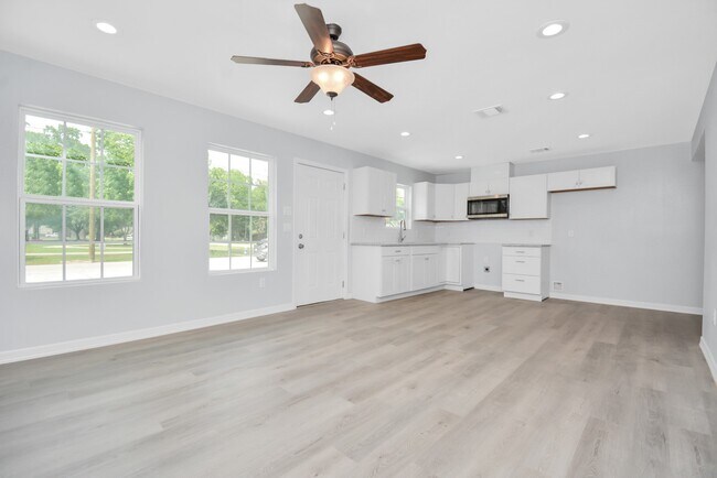 Photo - 8595 Parkway Dr Unit C