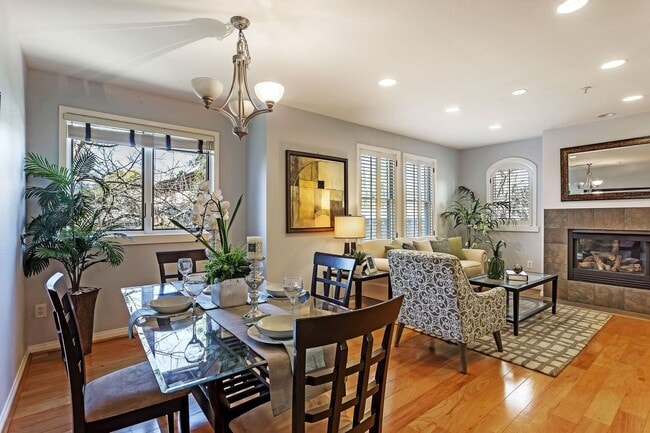 Photo - Gorgeous Spacious TownHome in Downtown Mou...