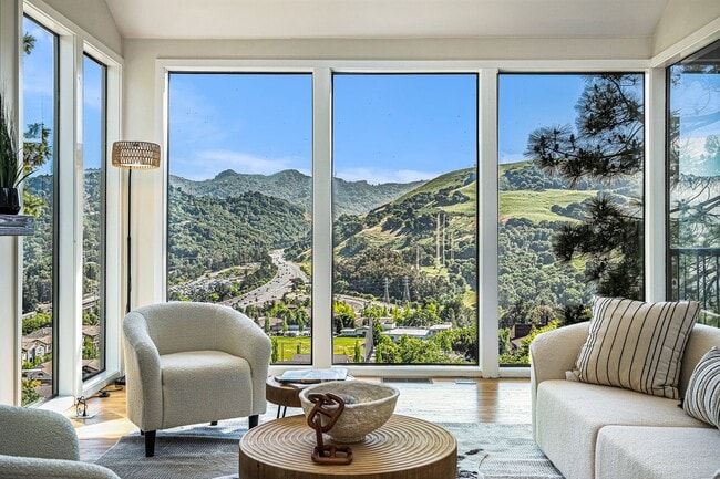 Building Photo - BREATHTAKING VIEWS!