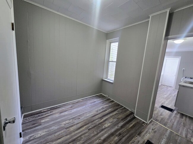 Photo - 325.5 S Lumber St