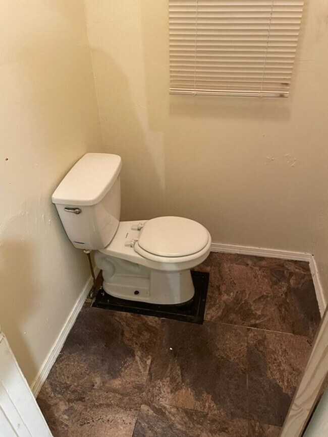 1214 Warner Apartment Unit 12 warner Street Rochester, NY