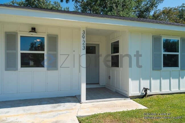 Photo - 3923 Alsace St