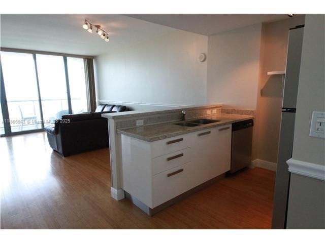 Photo - 601 NE 36th St