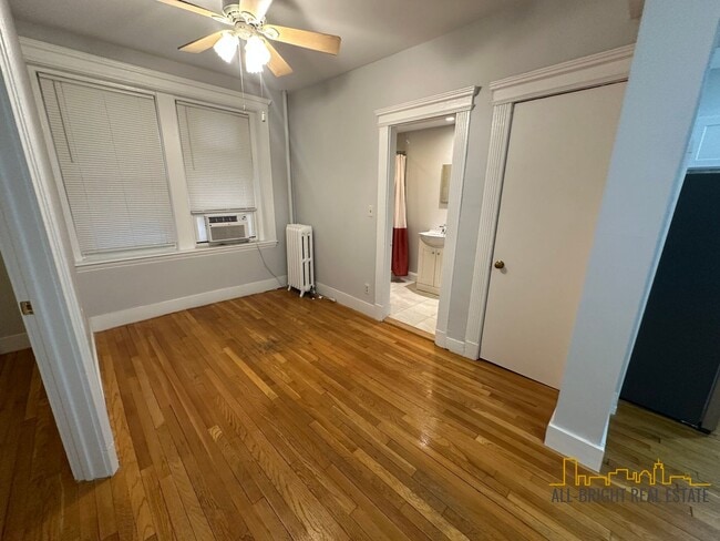 Building Photo - Charming apartment in Brighton