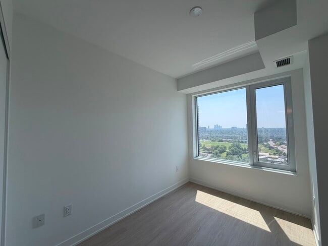 Photo - 15 David Salomon Dr Unit 1510