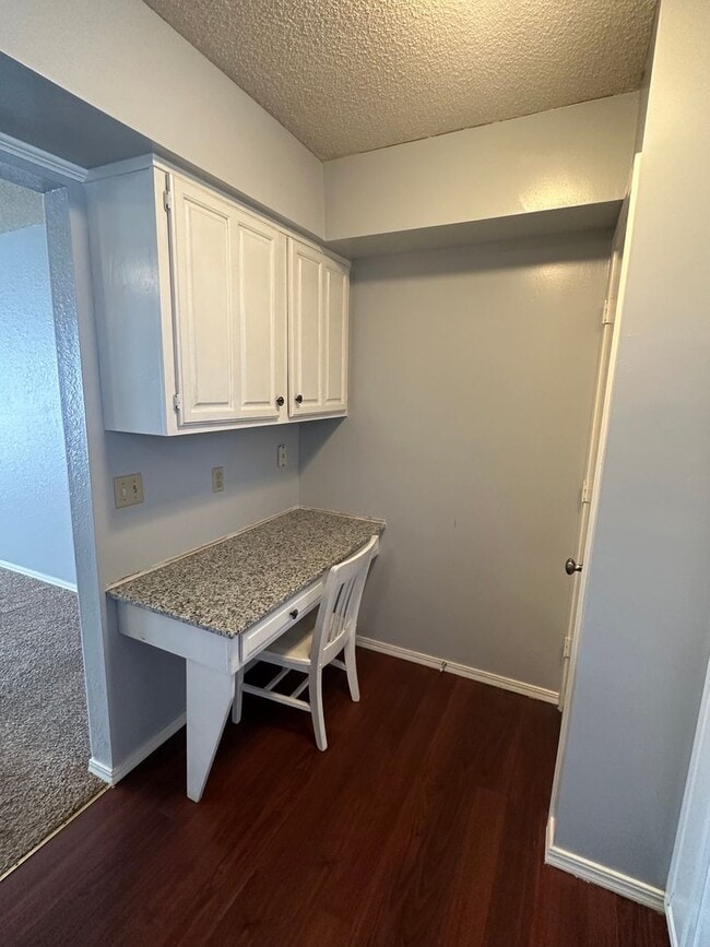 Photo - 2 Bed/2 Bath 2nd Floor Condo