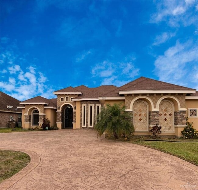 Building Photo - 27 Granada Cir