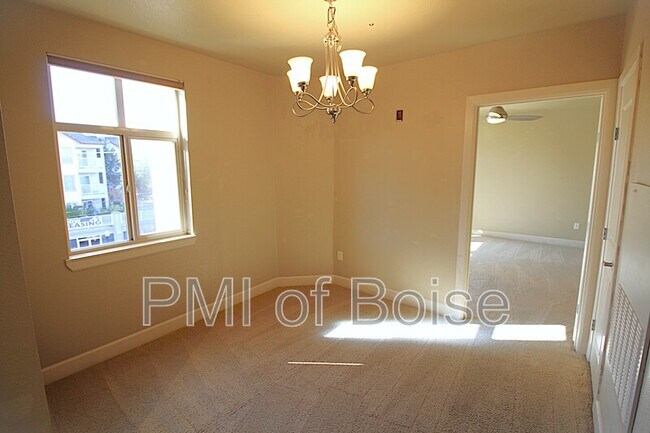 Photo - 412 S 13th St