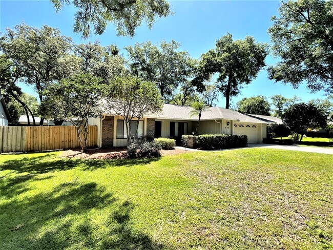 Photo - 979 Rolling Oaks Cv