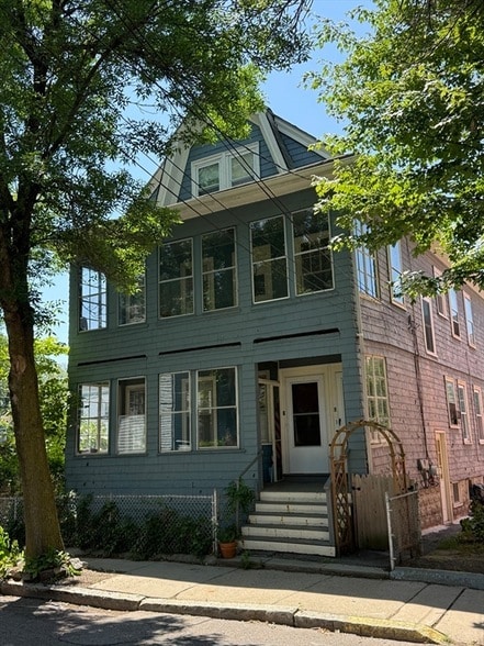 Building Photo - 6 Malvern Ave Unit 1