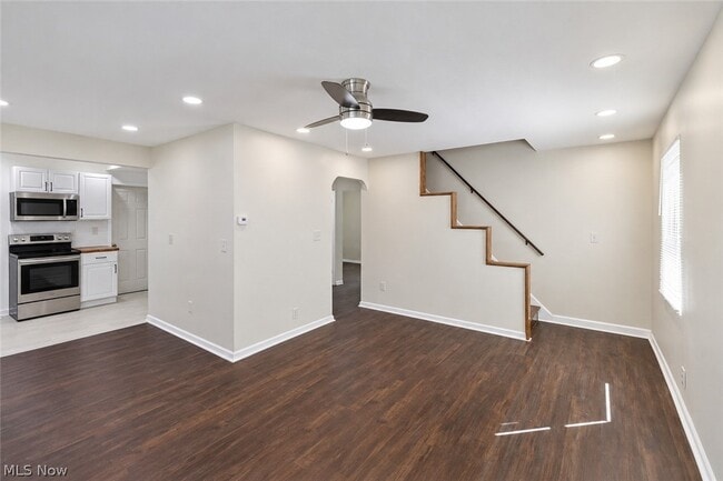 443 Fairway Blvd