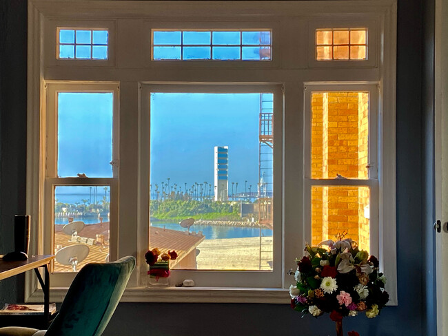 Spacious, Long master bedroom with ocean view and a work table - 1030 E Ocean Blvd Unit 301 Rental