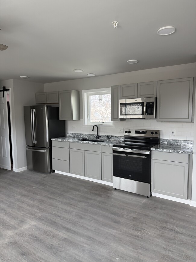 Photo - 23 Isham St Unidad 101