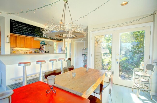 Photo - 3Bd/2Ba Montlake Home