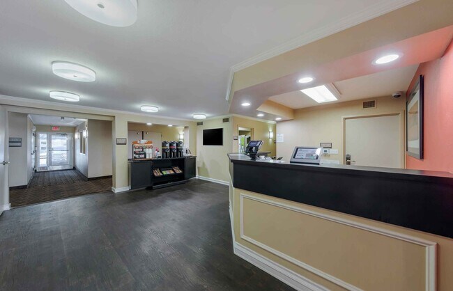 Furnished Studio-Los Angeles - Glendale