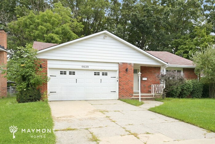 Gorgeous 3-Bedroom South Euclid Home - Gorgeous 3-Bedroom South Euclid Home