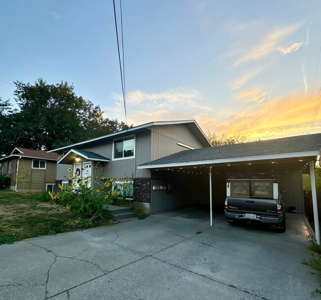 Photo - 1222 S Pittsburg St