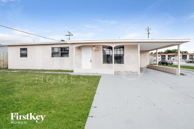 Building Photo - 1000 NE 211th Terrace