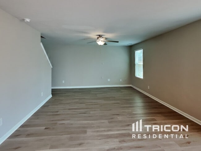 Photo - 232 Rustling Way