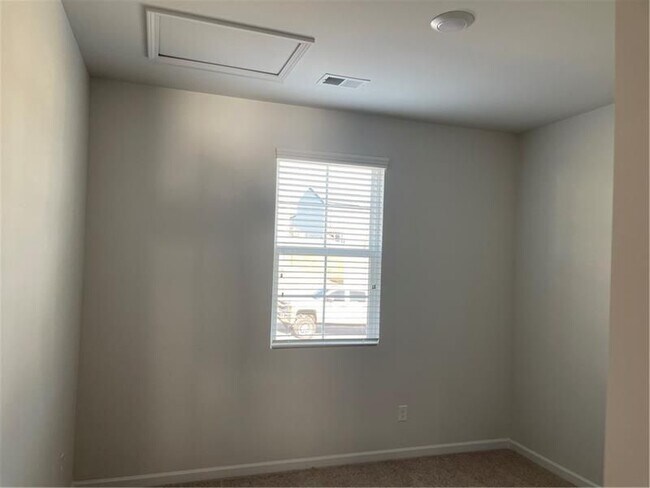 Photo - 240 Summerwood Ln