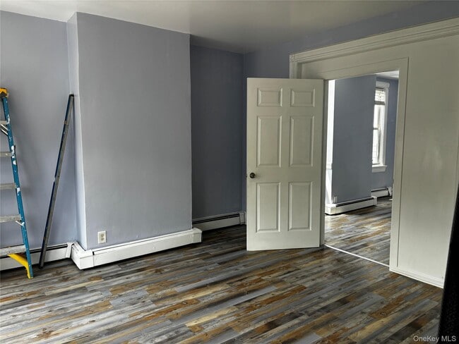 Photo - 79 Ravine Ave