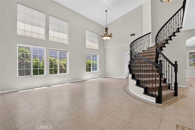 11217 Ravenna Ln