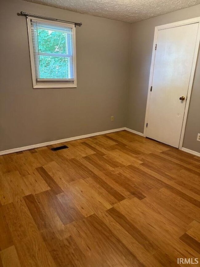 Photo - 1302 N Woodburn Ave