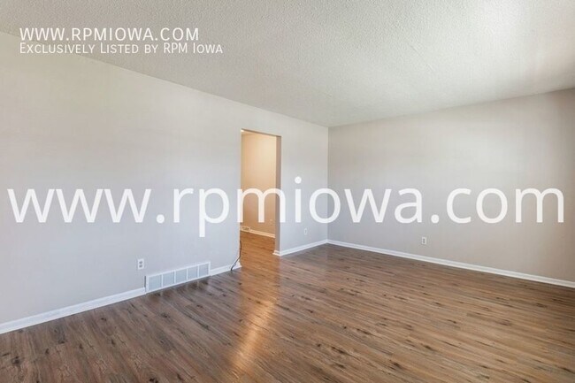 AFFORDABLE DUPLEX!! 2 Bedroom, 1 Bathroom ...