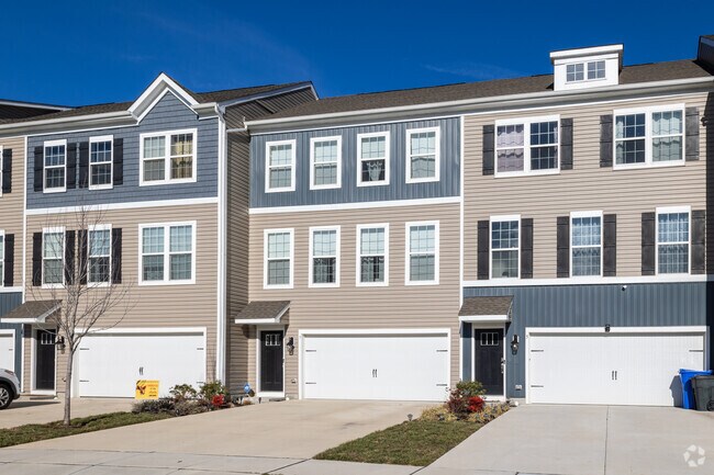 Townhouse - Parkers Mill Townhomes