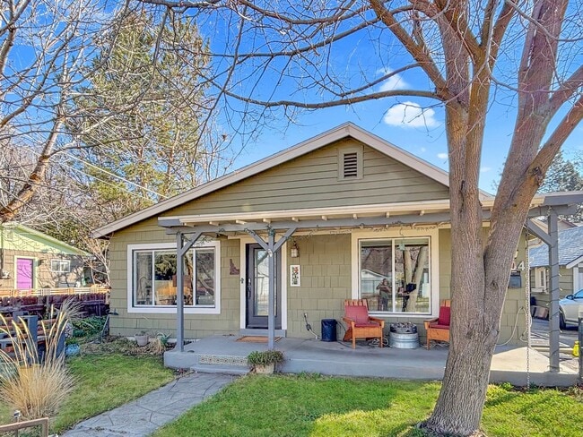 Photo - Dog-Friendly Fully Furnished 3-Bedroom Boise Rental Near St. Luke’s, Boise River Greenbelt, Parks...