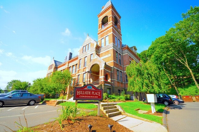 Photo - 27 Hillside Pl Unit 10