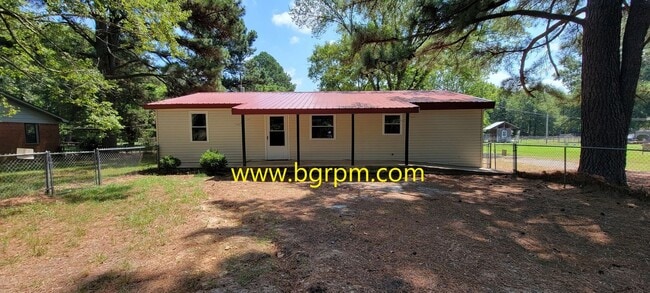 Building Photo - 3 BD, 1 1/2 BA home in Lonoke